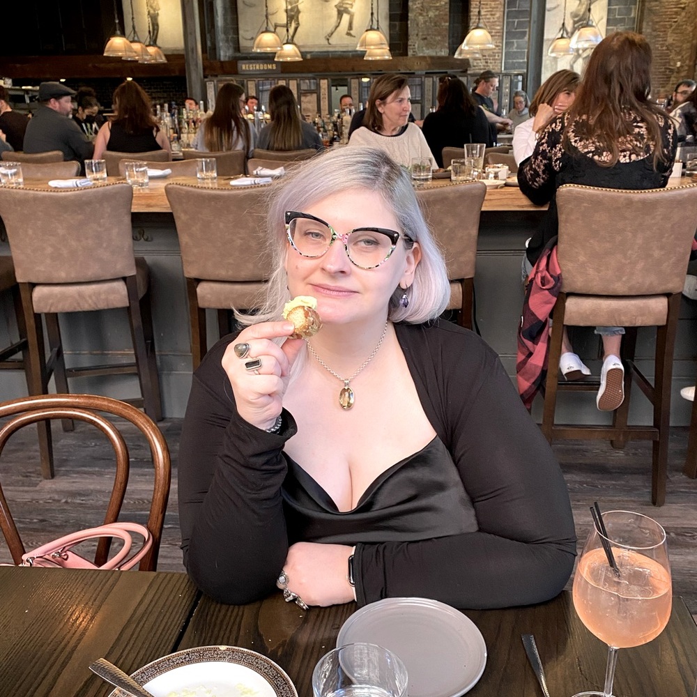 Meet your Posher, Mara